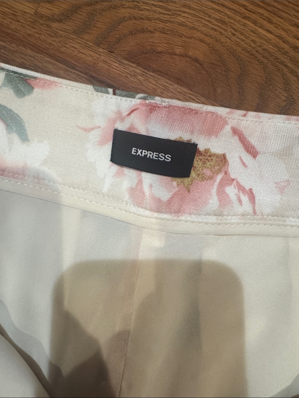 Express Floral High-Waist Shorts with Woven Buckle — Pink & Green - Picture 2 of 5